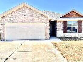 7011 10th St in Lubbock, TX - Building Photo