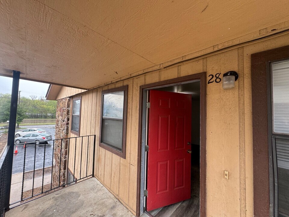 723 N Vinita Ave in Tahlequah, OK - Building Photo