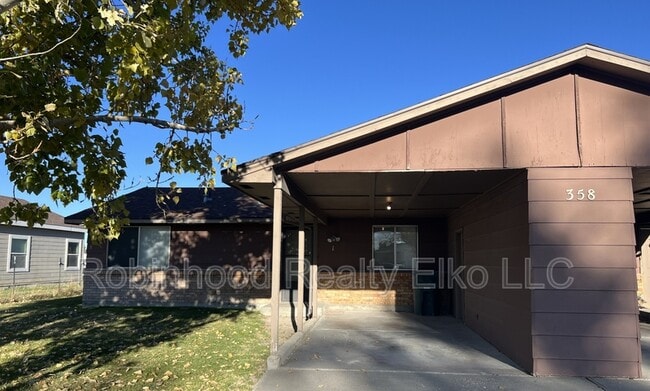 358 Parkchester Dr in Spring Creek, NV - Building Photo - Building Photo