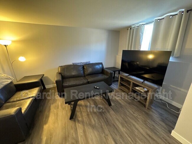 117 Centennial Dr in Schreiber, ON - Building Photo - Building Photo