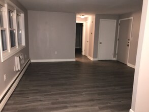 185 Barker St in Hartford, CT - Building Photo - Building Photo