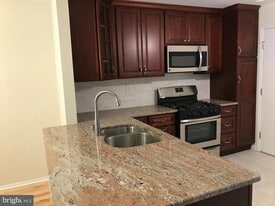 12 Manor Dr in Princeton, NJ - Building Photo