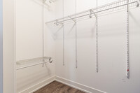 725 W Brompton Ave, Unit AA in Chicago, IL - Building Photo - Building Photo