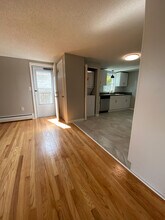 31 Chapel St, Unit 33 Chapel St in Wallingford, CT - Foto de edificio - Building Photo