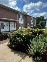 35 Sternberger Ave in Long Branch, NJ - Foto de edificio - Building Photo