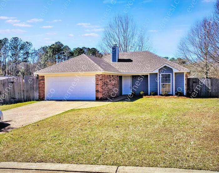 217 Shadow Creek Dr in Florence, MS - Building Photo
