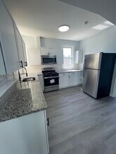 27 E 46th St in Bayonne, NJ - Building Photo - Building Photo