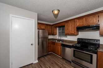 1013 Sandy Brook Cir in Birmingham, AL - Building Photo - Building Photo