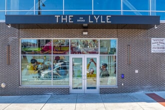 The Lyle on Broad in Philadelphia, PA - Foto de edificio - Building Photo