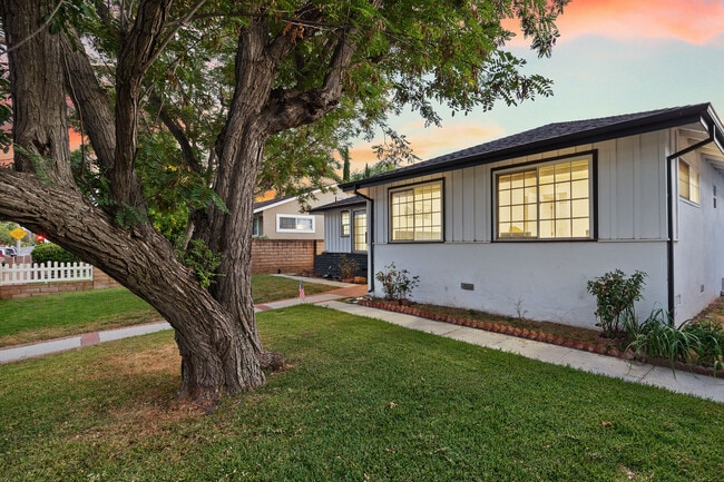 6449 Woodlake Ave in West Hills, CA - Building Photo - Building Photo
