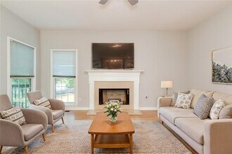 3418 Rose Arbor Ct in Atlanta, GA - Foto de edificio - Building Photo