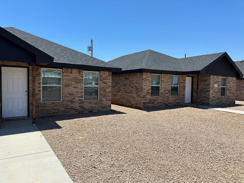 3512 S County Rd 1307 1/2 in Odessa, TX - Building Photo