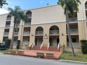 7981 S French Dr, Unit 206 in Pembroke Pines, FL - Building Photo - Building Photo