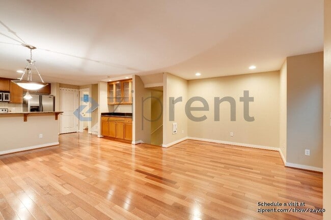 property at 9506 Interlake Ave N