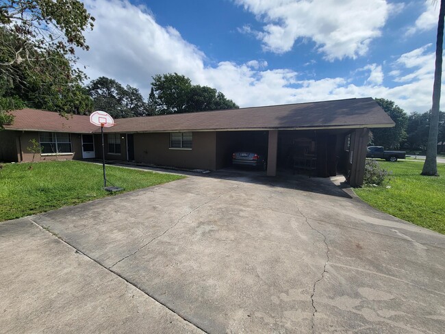 7122 Green St in New Port Richey, FL - Building Photo - Building Photo
