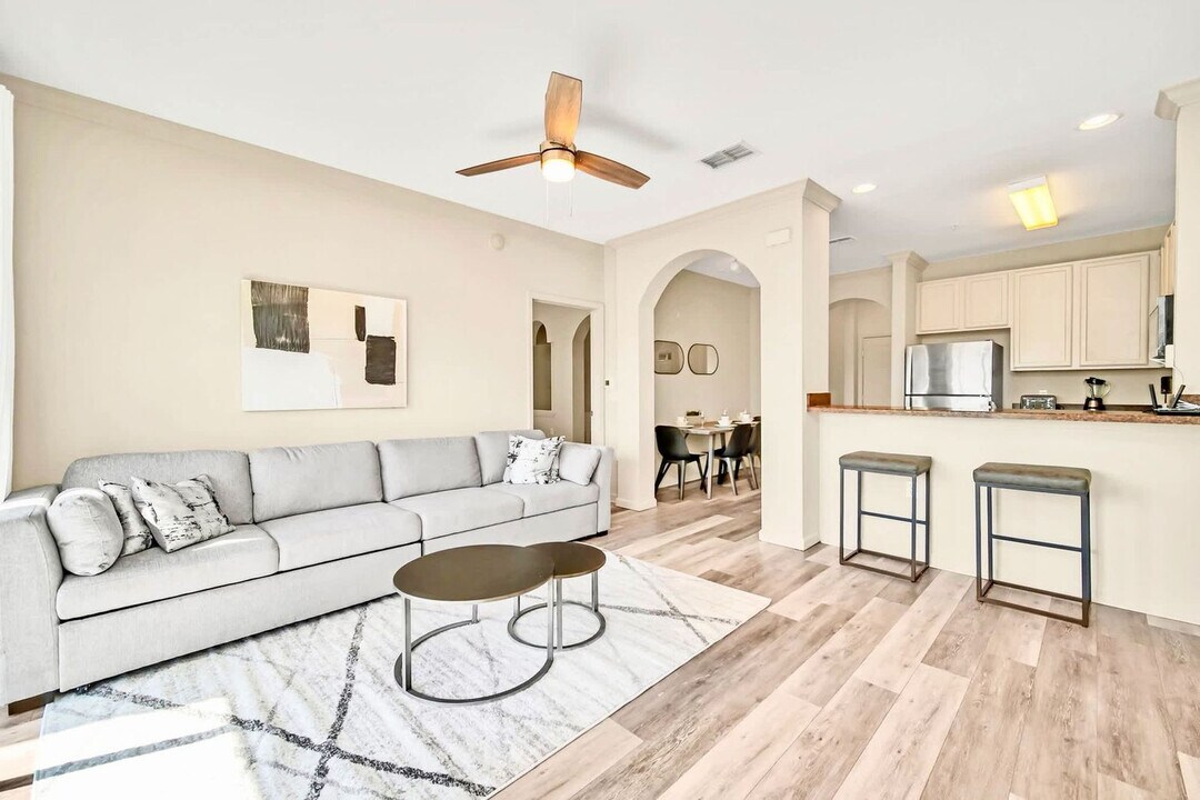14200 Avalon Rd in Winter Garden, FL - Building Photo
