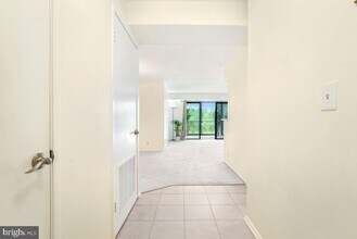5903 Mt Eagle Dr in Alexandria, VA - Building Photo - Building Photo