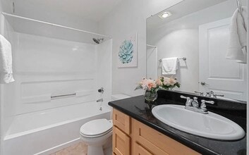 6400 Christie Ave, Unit 4202 in Emeryville, CA - Building Photo - Building Photo