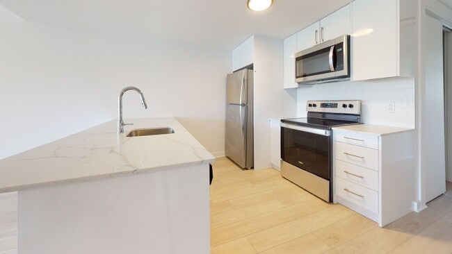 5120 Earnscliffe