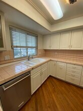 1818 Greenfield Ave, Unit Back 1st floor in Los Angeles, CA - Building Photo - Building Photo