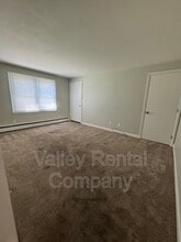 53 New Ludlow Rd in Granby, MA - Building Photo - Building Photo