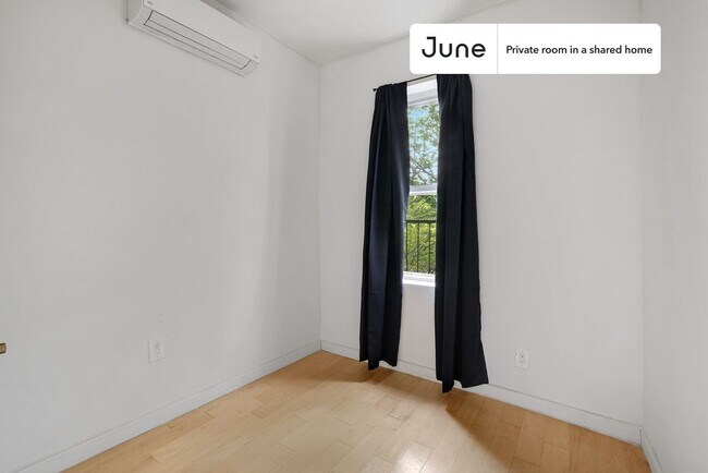 Private bedroom in 4 bed/2 bath Home in New York, NY - Building Photo - Building Photo