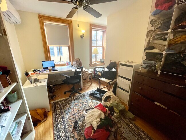 27 Phillips St, Unit 3 in Boston, MA - Building Photo - Building Photo