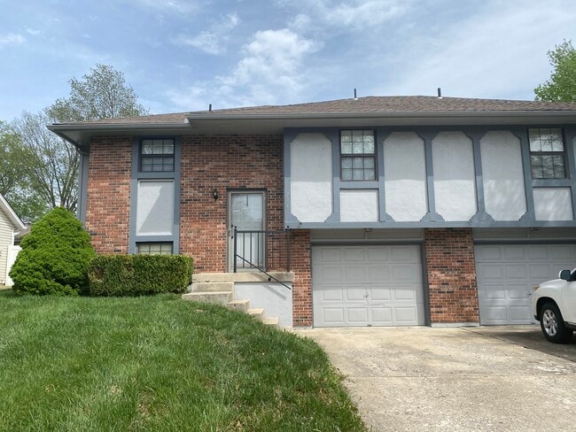 property at 733 SE Claremont St