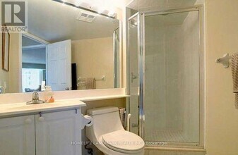 155 Beecroft Rd in Toronto, ON - Building Photo - Building Photo
