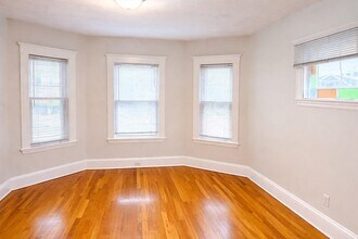 14 Walter St, Unit 1 in Boston, MA - Foto de edificio - Building Photo