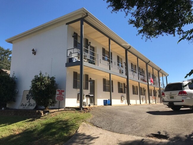 Oak Hall Apartments