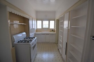 1008 Orange Grv Ave, Unit 1035 in Los Angeles, CA - Building Photo - Building Photo