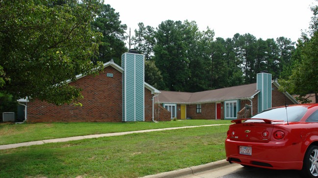 6712 Magnolia Ct in Raleigh, NC - Building Photo - Building Photo