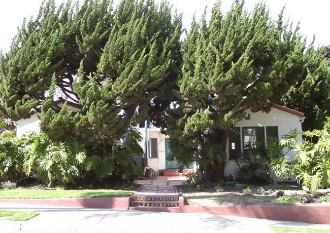 Prime 8-Unit Apartment Building in West Beach in Santa Barbara, CA - Building Photo - Building Photo