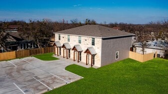 1115 N Paddock Ave in Stephenville, TX - Building Photo