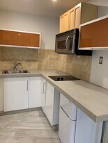 8979 Shoreham Dr, Unit A in West Hollywood, CA - Building Photo