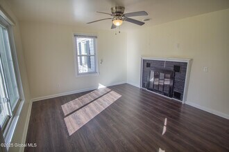 934 Mohegan Rd in Niskayuna, NY - Building Photo - Building Photo