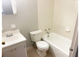 Clifton 3033 in Cincinnati, OH - Building Photo - Interior Photo