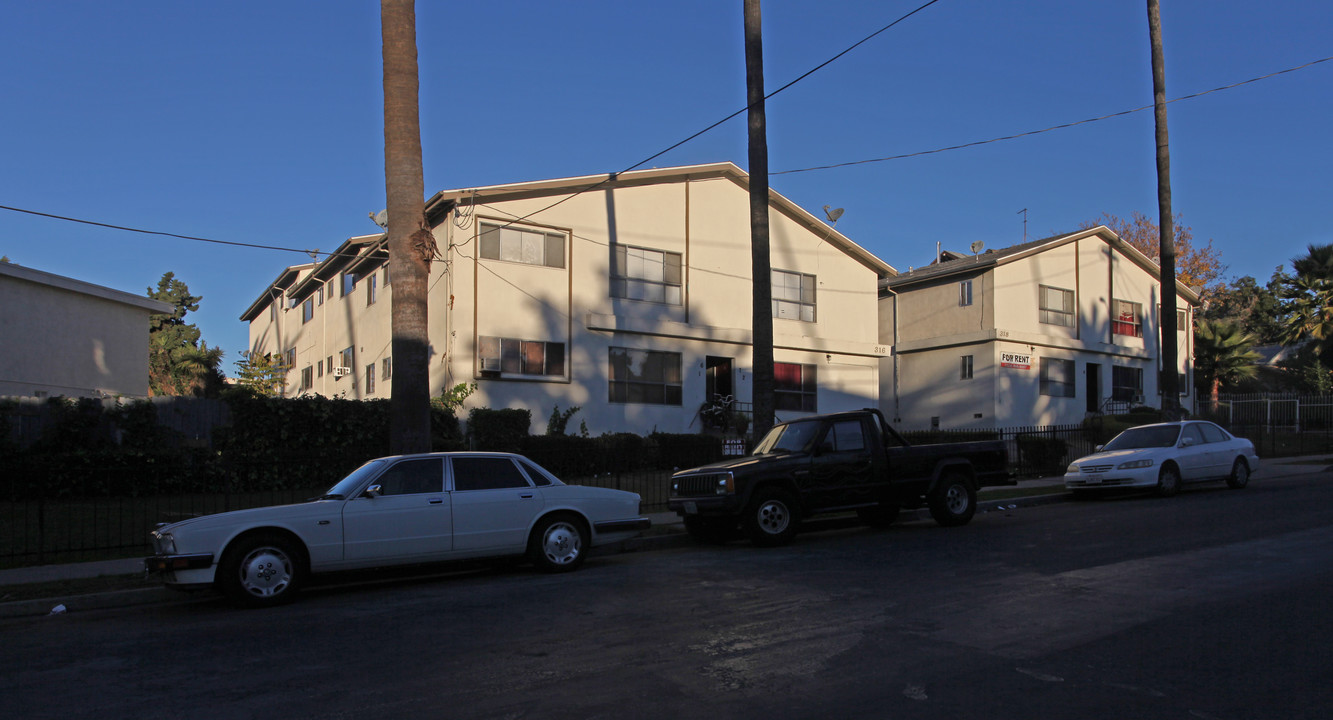 316-318 Avenue 57 in Los Angeles, CA - Building Photo