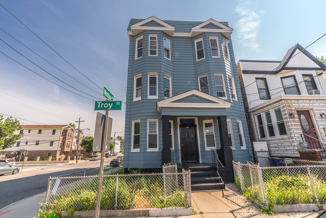 38 Troy St in Jersey City, NJ - Building Photo