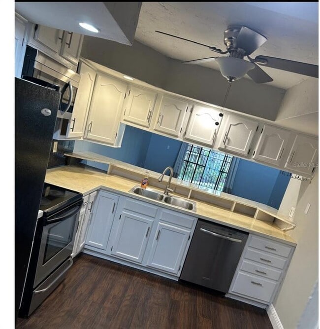 7035 Cognac Dr in New Port Richey, FL - Building Photo - Building Photo