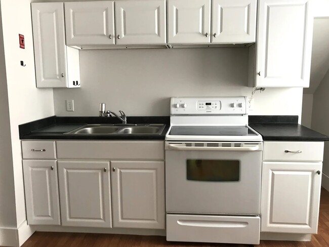 15 Depot St, Unit 2nd Story in Potsdam, NY - Building Photo - Building Photo