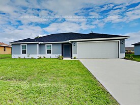 621 NE 6th Terrace in Cape Coral, FL - Building Photo