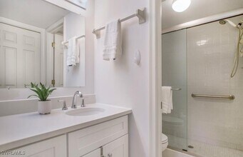 3012 Sandpiper Bay Cir in Naples, FL - Building Photo - Building Photo