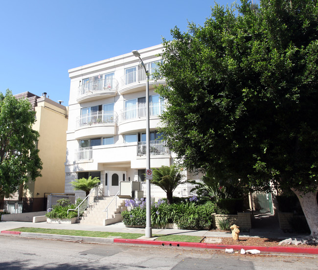 1247 Barry Ave in Los Angeles, CA - Foto de edificio - Building Photo