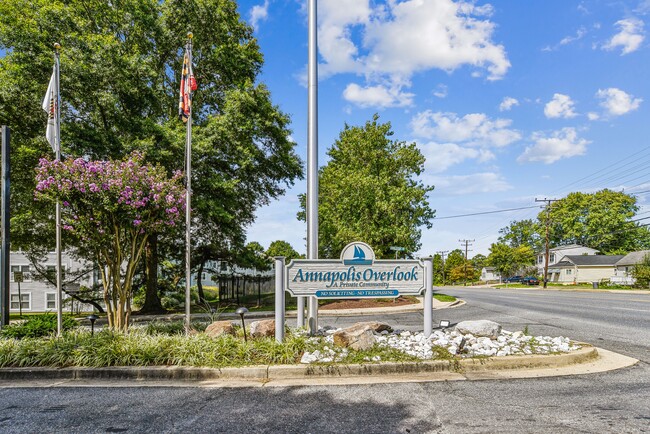 property at 30 Hearthstone Ct