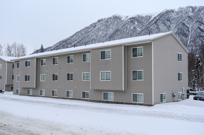 24151 Mirror Dr in Chugiak, AK - Building Photo - Building Photo