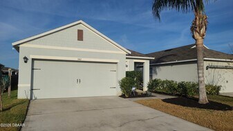 542 Armoyan Wy in New Smyrna Beach, FL - Building Photo