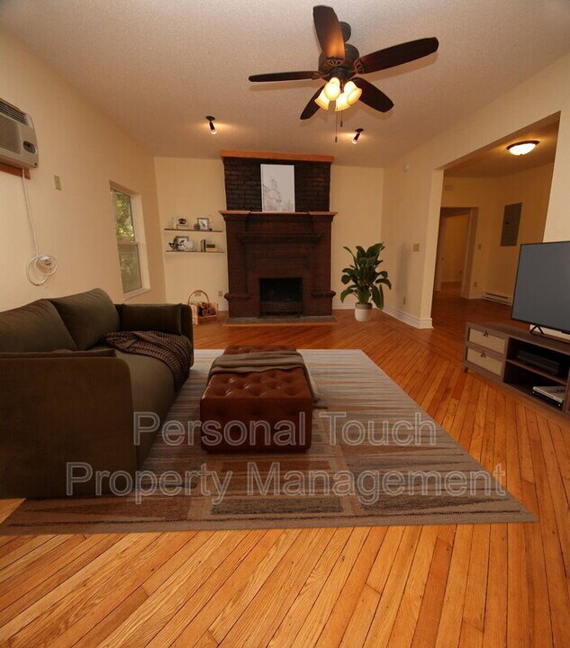 411 4th Ave S in Moorhead, MN - Building Photo