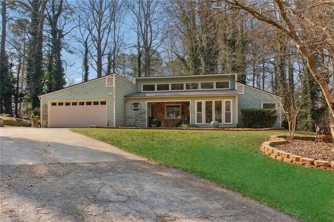 2238 N River Trail in Marietta, GA - Foto de edificio - Building Photo